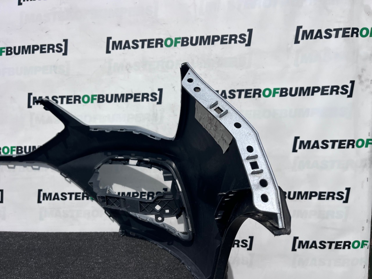 Seat Ateca Experience Tsi Evo Suv 2020-2025 Front Bumper 4 Pdc Genuine [v697]