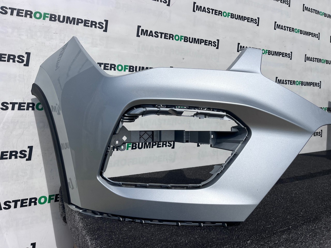 Seat Ateca Experience Tsi Evo Suv 2020-2025 Front Bumper 4 Pdc Genuine [v697]