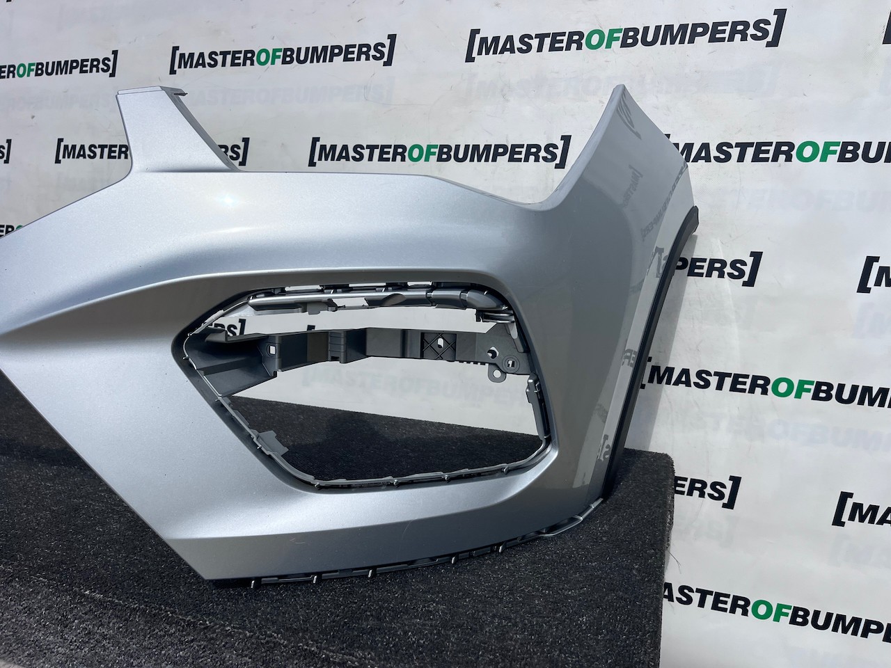 Seat Ateca Experience Tsi Evo Suv 2020-2025 Front Bumper 4 Pdc Genuine [v697]