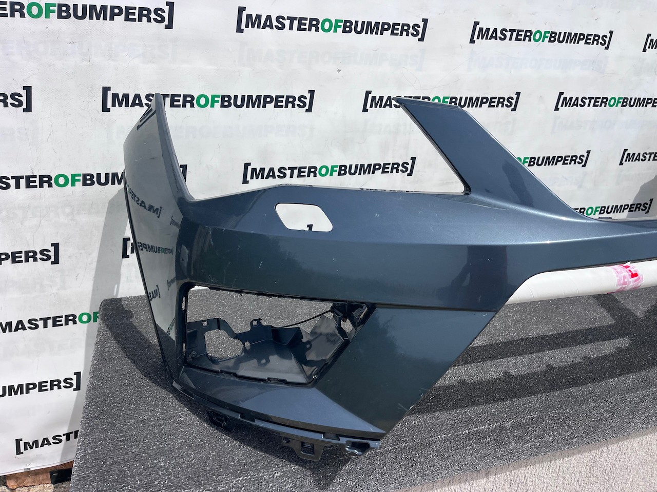 Seat Ateca Experience Tsi Suv 2016-2020 Front Bumper 6 Pdc Jets Genuine [v696]
