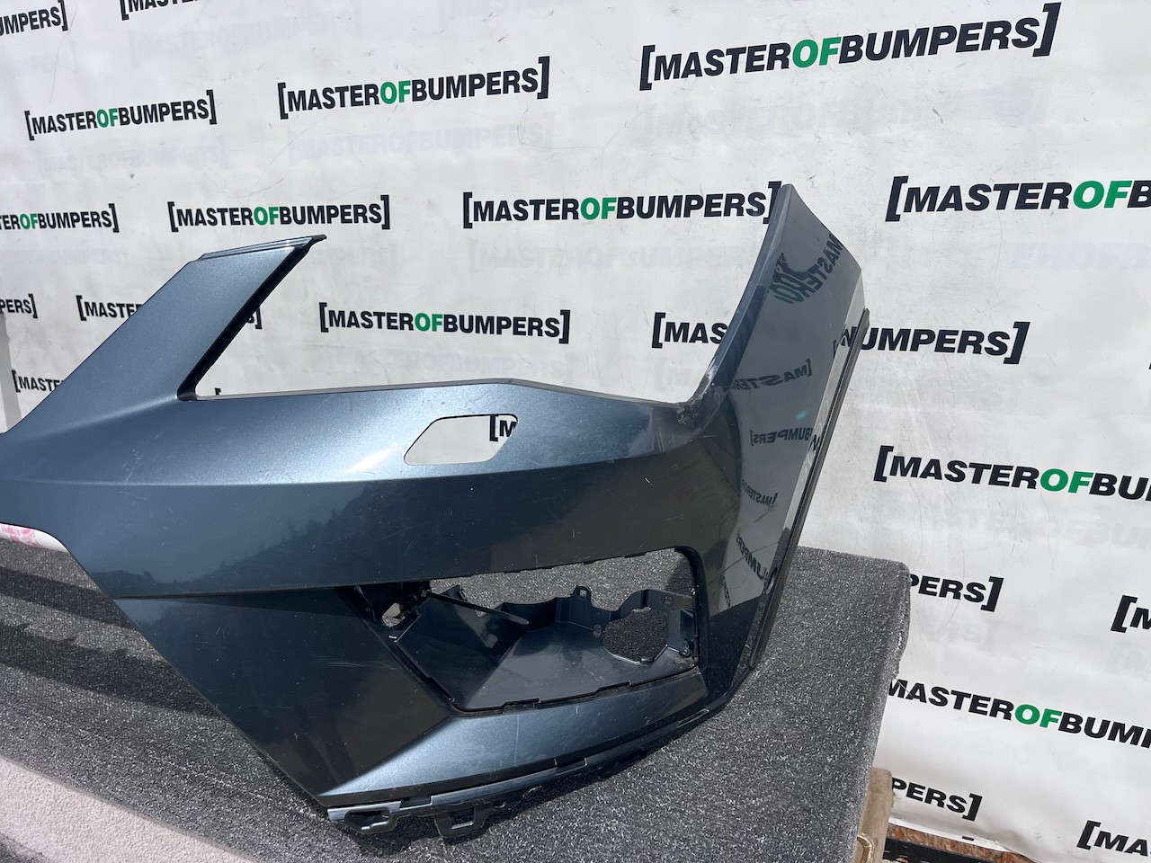 Seat Ateca Experience Tsi Suv 2016-2020 Front Bumper 6 Pdc Jets Genuine [v696]