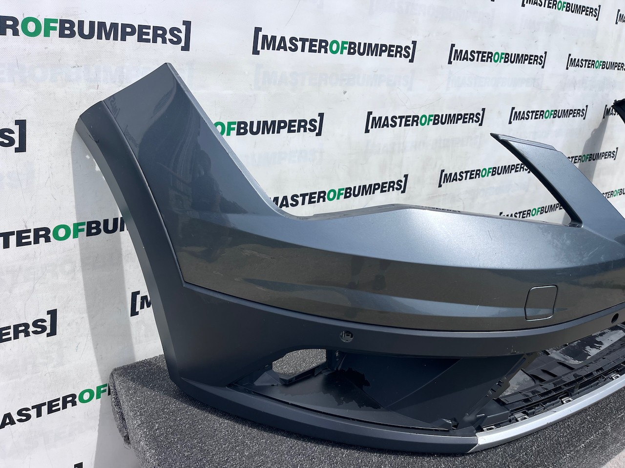 Seat Leon X-perience Mk3 Estate 2013-2016 Front Bumper 4 Pdc Genuine [o703]