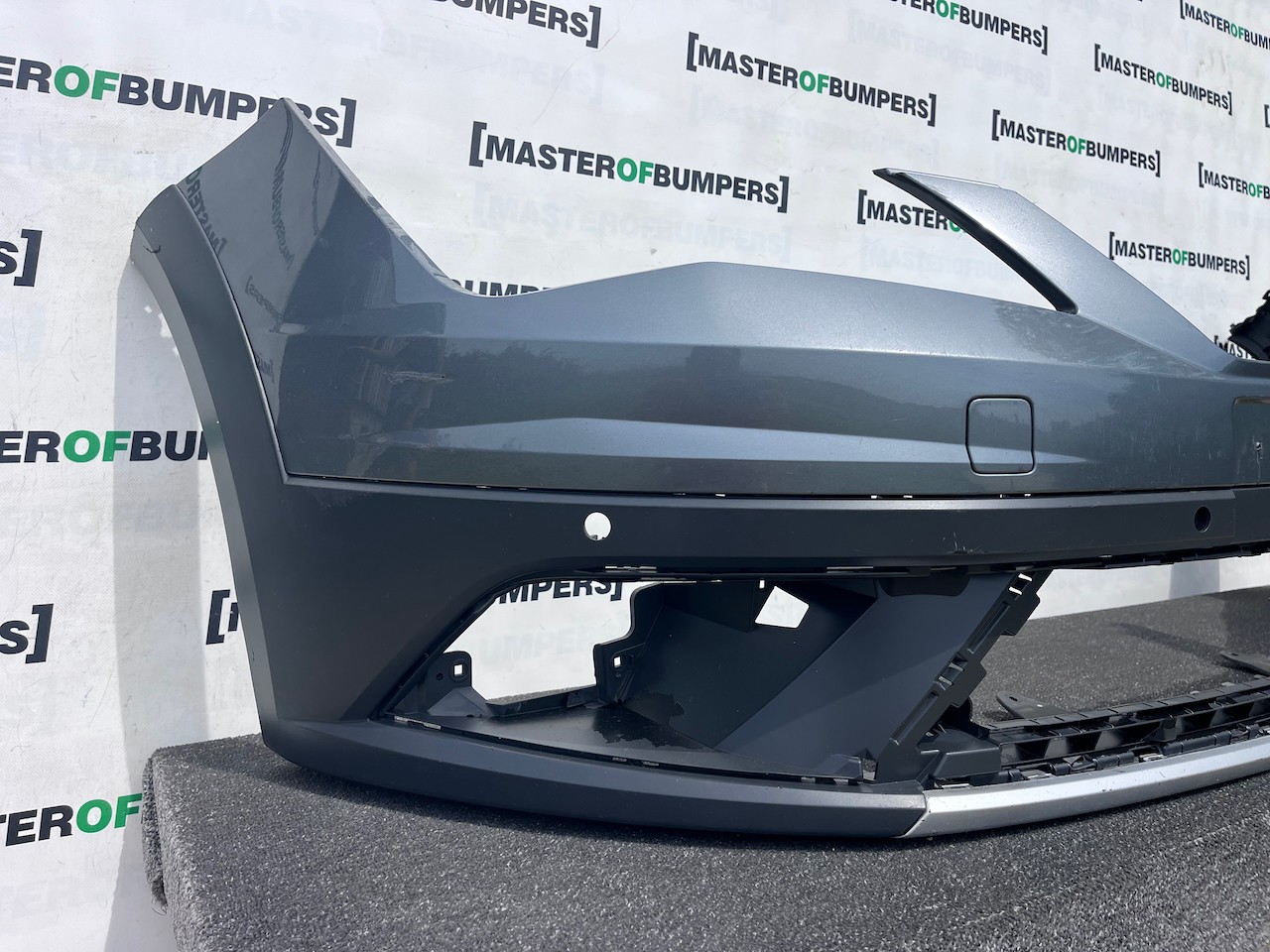 Seat Leon X-perience Mk3 Estate 2013-2016 Front Bumper 4 Pdc Genuine [o703]