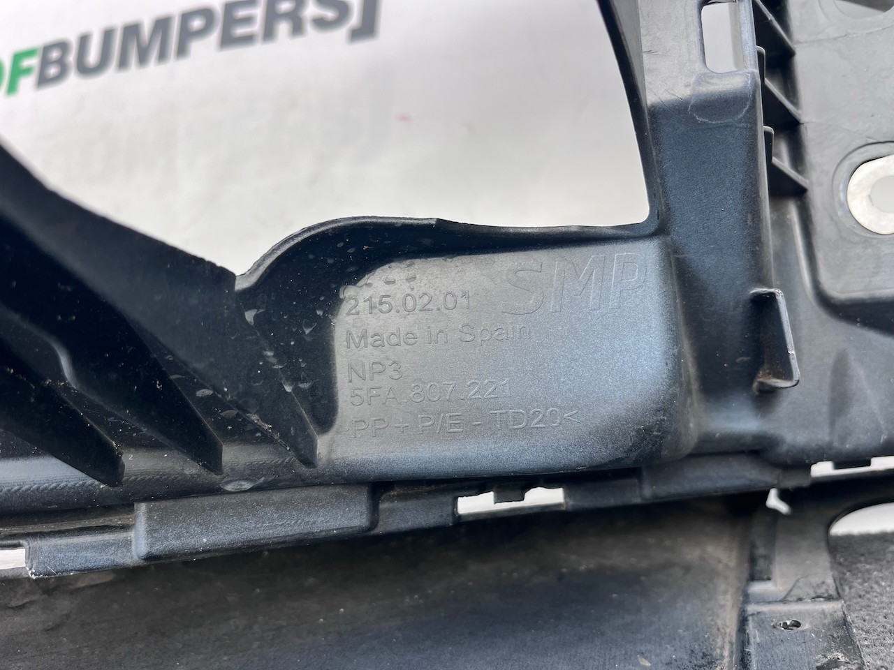 Seat Leon Se /  Xcellence / Fr Mk4 2021-2024 Front Bumper 6 Pdc Genuine [o728]