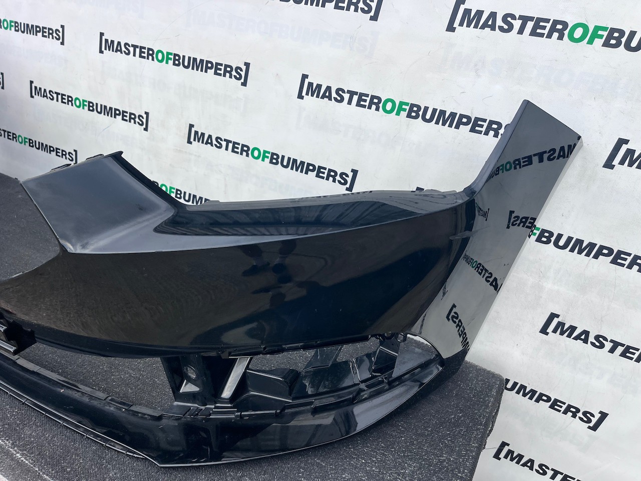 Seat Leon Se /  Xcellence / Fr Mk4 2021-2024 Front Bumper 4 Pdc Genuine [o733]