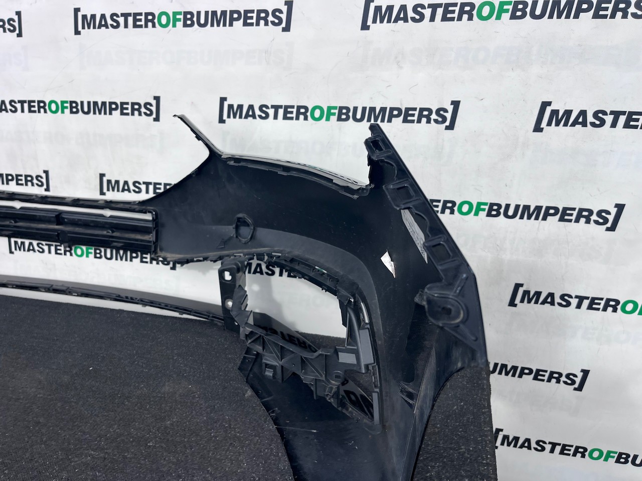 Seat Leon Se /  Xcellence / Fr Mk4 2021-2024 Front Bumper 4 Pdc Genuine [o734]