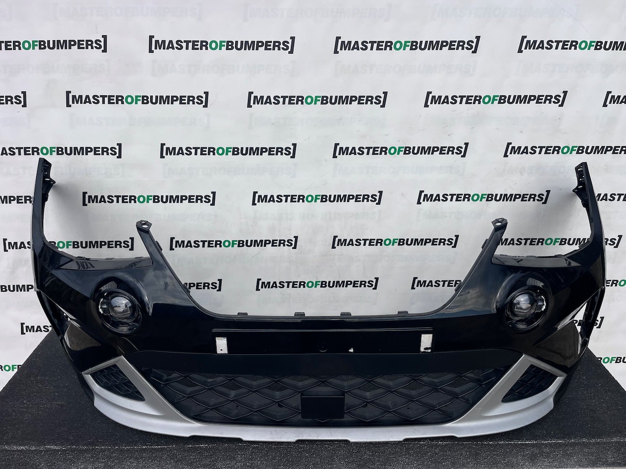 Seat Arona Xcellence Lux Fr 2022-2025 Front Bumper 6 Pdc Genuine [o735]