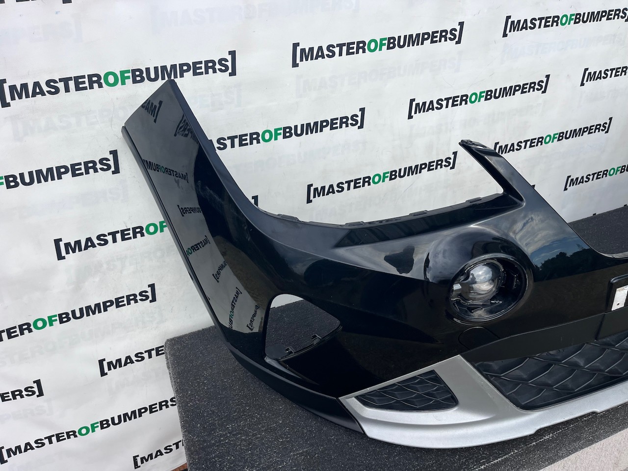 Seat Arona Xcellence Lux Fr 2022-2025 Front Bumper 6 Pdc Genuine [o735]