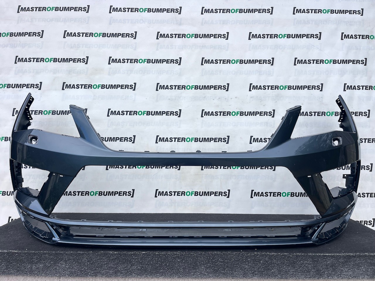 Seat Ateca Cupra Tsi Suv 2016-2020 Front Bumper 6 Pdc Jets Genuine [v747]