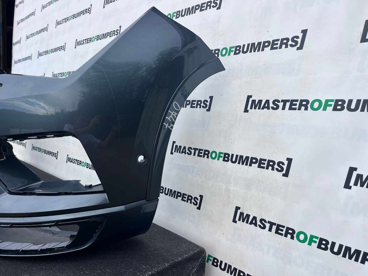 Seat Ateca Cupra Tsi Suv 2016-2020 Front Bumper 6 Pdc Jets Genuine [v747]