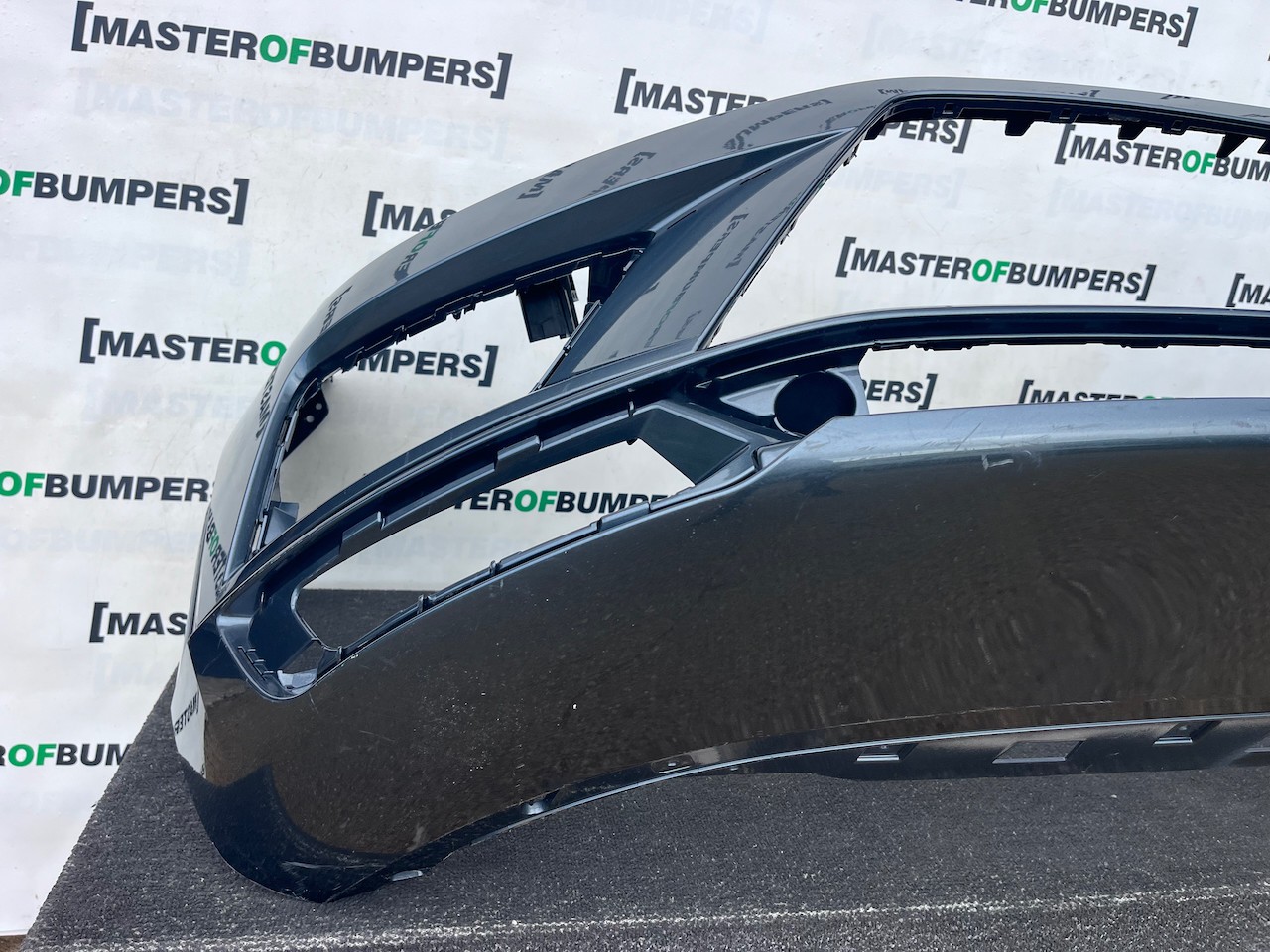 Seat Ateca Cupra Tsi Suv 2016-2020 Front Bumper 6 Pdc Jets Genuine [v747]