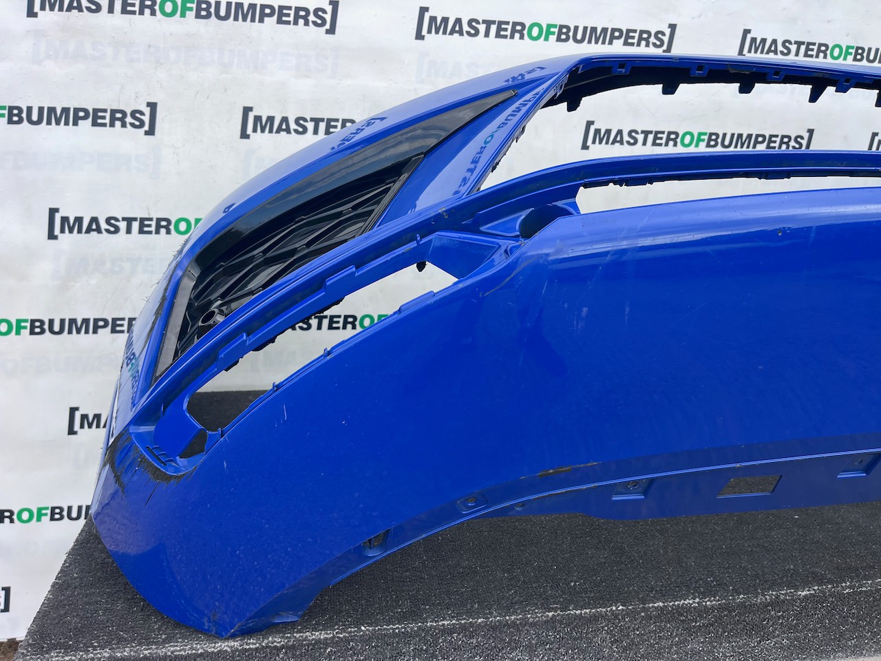 Seat Ateca Cupra Tsi Suv 2016-2020 Front Bumper 6 Pdc Jets Genuine [v748]