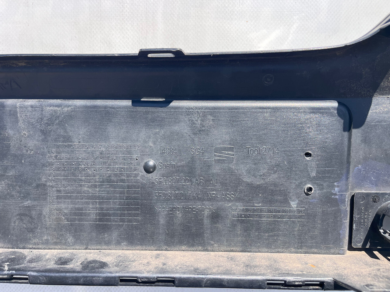 Seat Leon Fr Mk3 Lift Hatchback 2016-2019 Front Bumper 4 Pdc Genuine [o583]