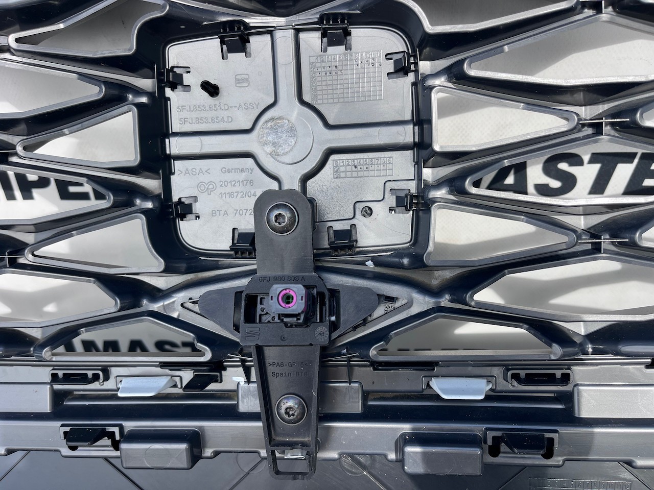 Seat Tarraco Fr Sport Suv 2018-2024 Front Bumper 6 Pdc W/grilles Genuine [o601]