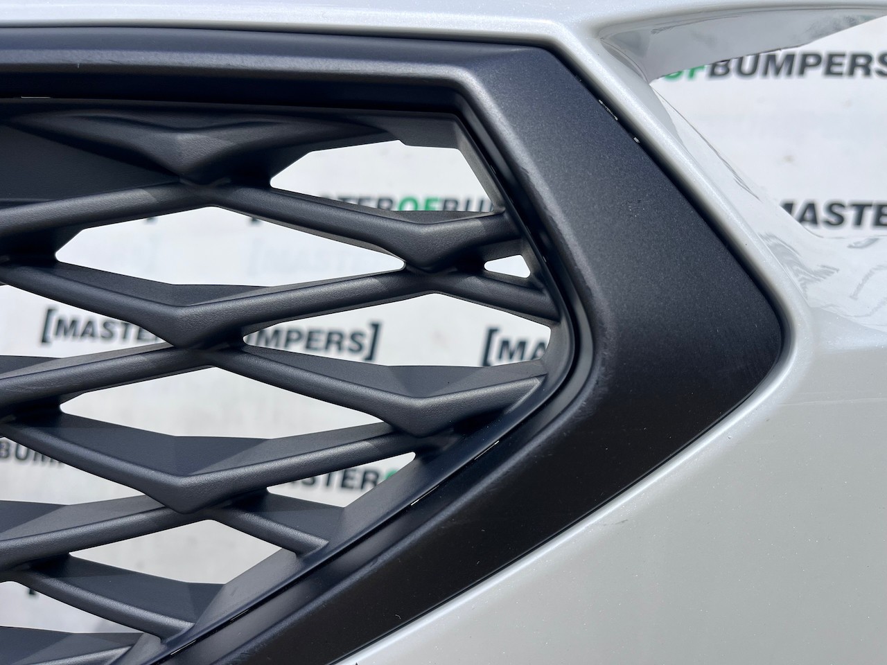 Seat Tarraco Fr Sport Suv 2018-2024 Front Bumper 6 Pdc W/grilles Genuine [o601]