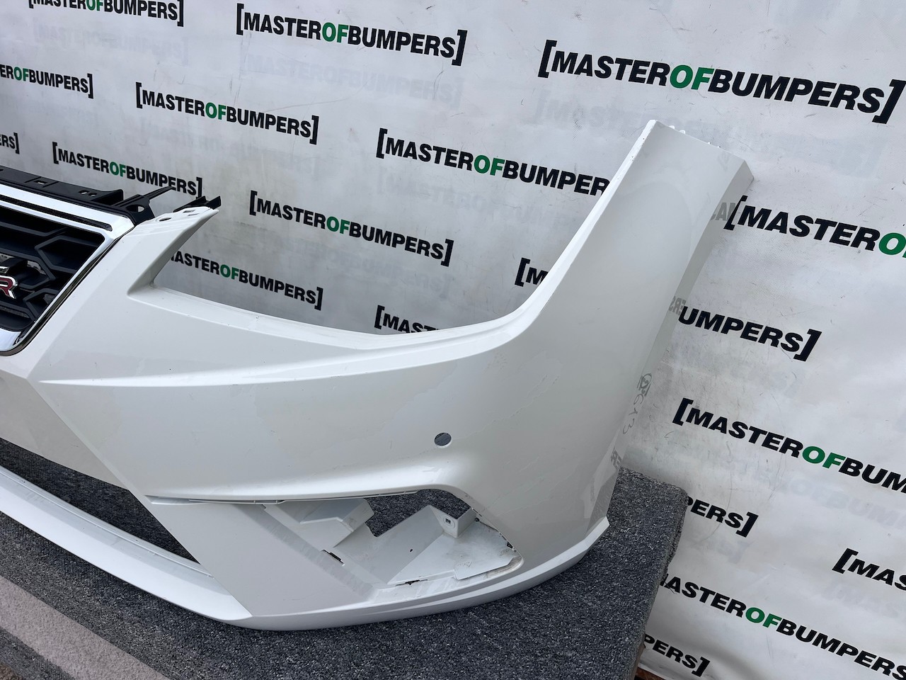 Seat Ibiza Fr Mk5 Hatchback Estate 2017-2020 Front Bumper 4 Pdc Genuine [o613]