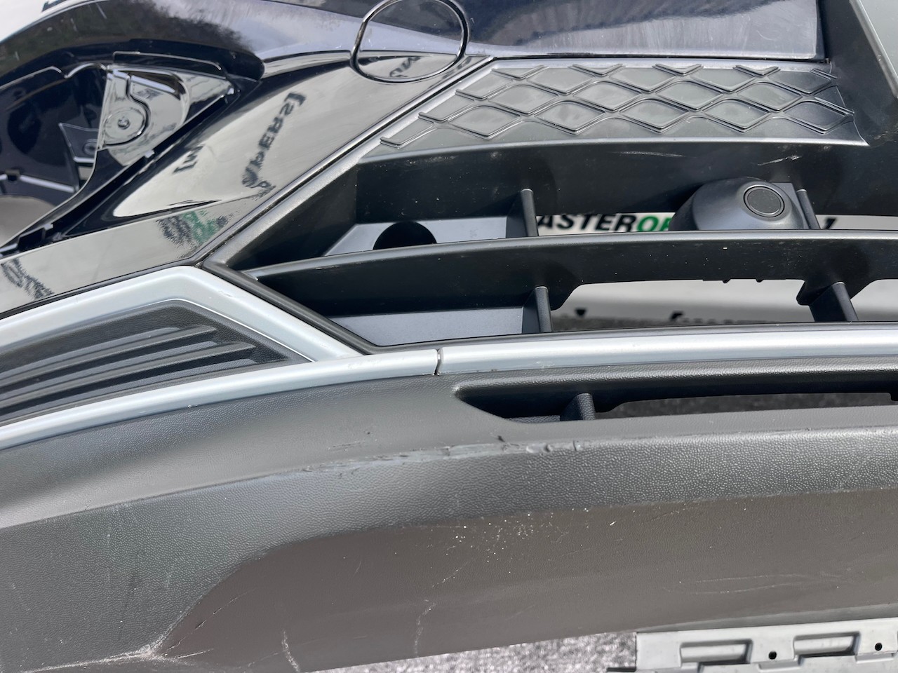 Seat Tarraco Xperience Suv 2018-2024 Front Bumper 6 Pdc W/grilles Genuine [o645]