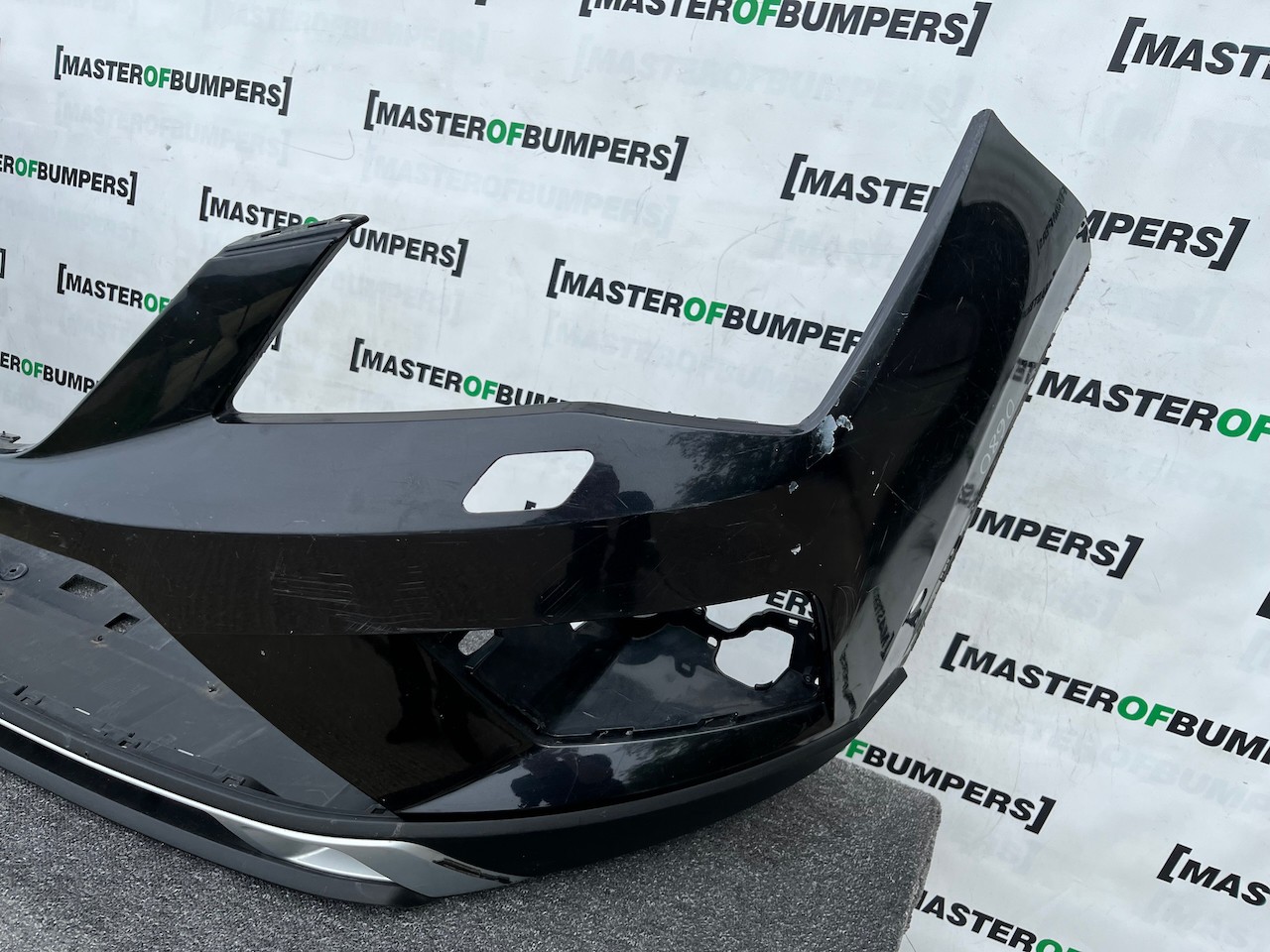 Seat Ateca Experience Tsi Evo Suv 2016-2020 Front Bumper 6 Pdc Genuine [v680]