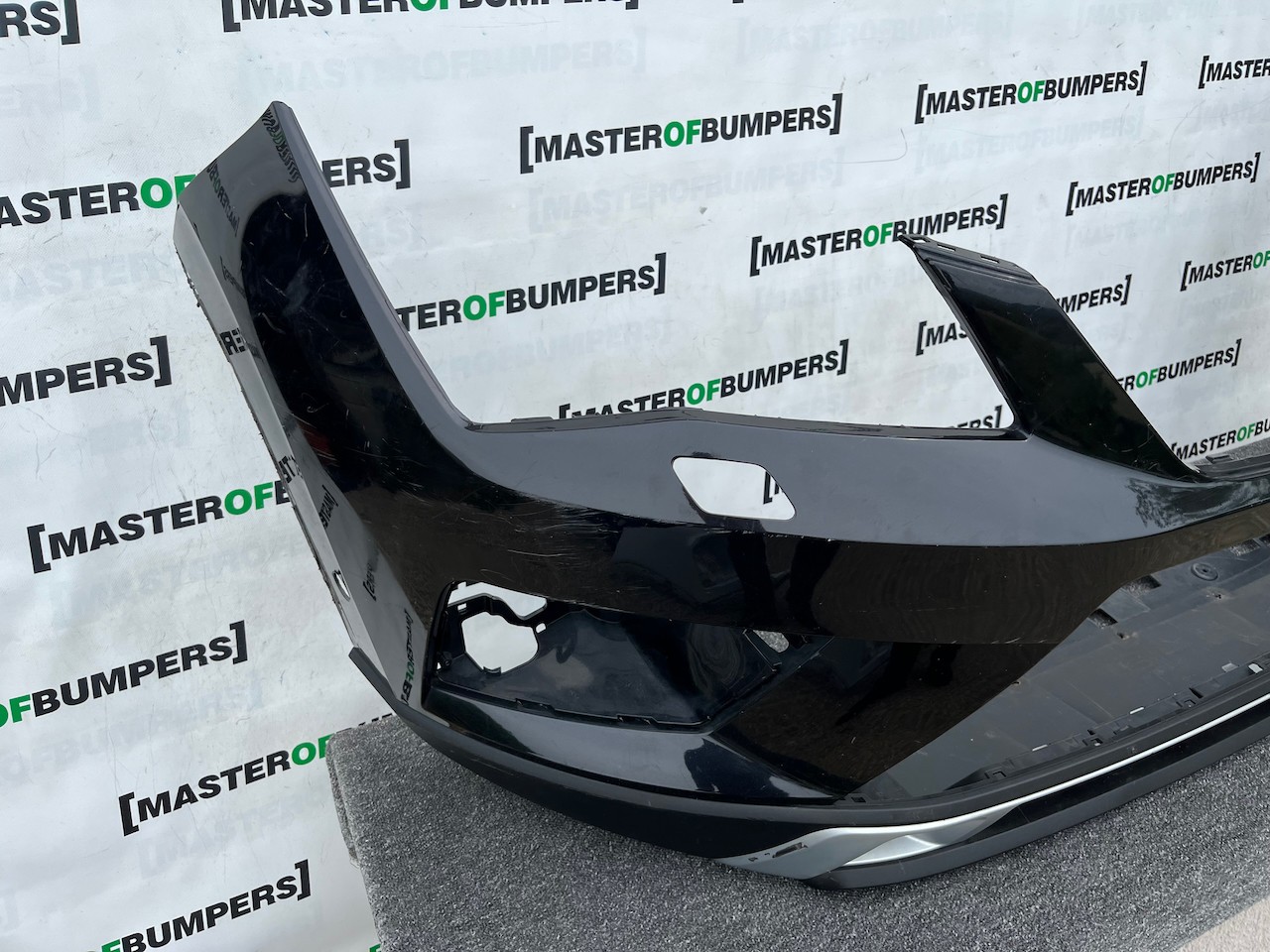 Seat Ateca Experience Tsi Evo Suv 2016-2020 Front Bumper 6 Pdc Genuine [v680]