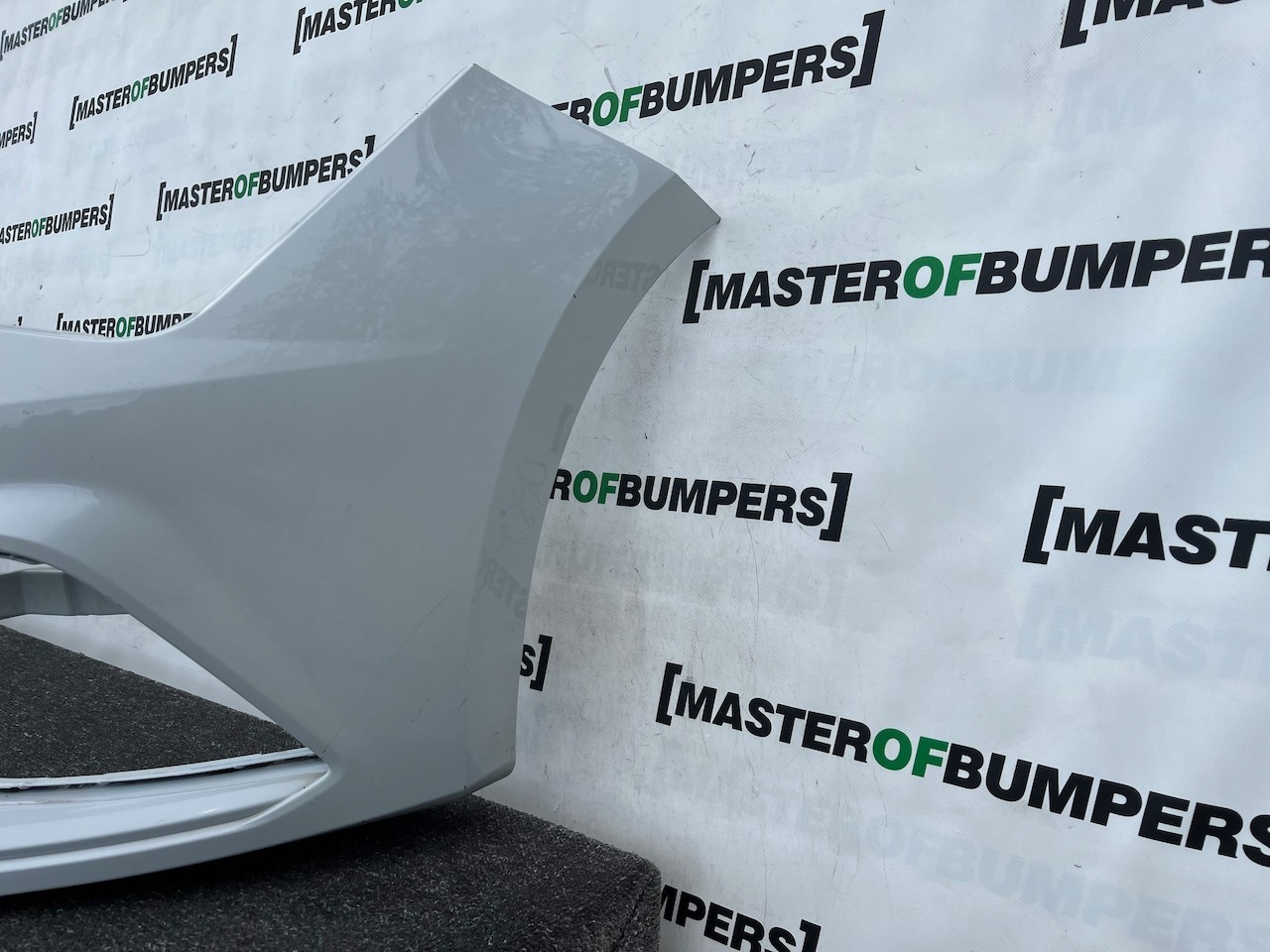 Seat Leon Fr Mk3 Lift Hatchback 2017-2019 Front Bumper 4 Pdc Jets Genuine [o682]