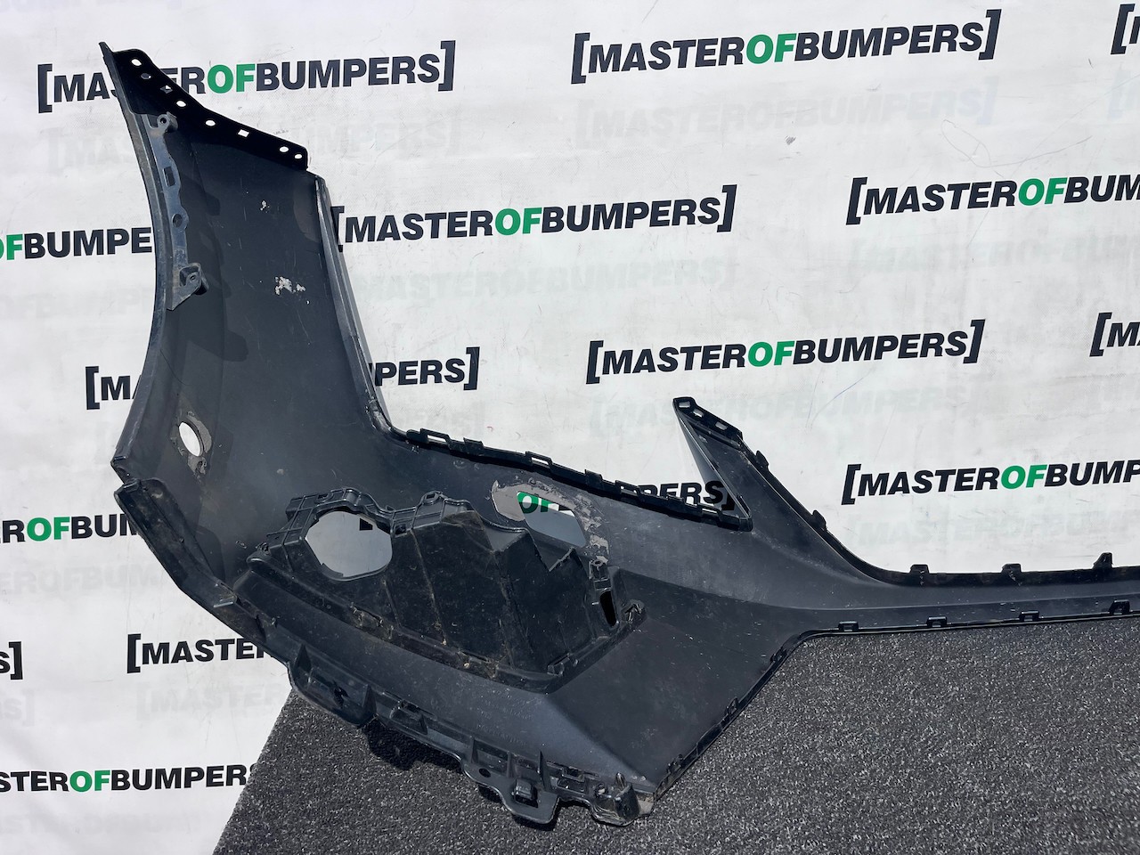 Seat Ateca Experience Tsi Suv 2016-2020 Front Bumper 6 Pdc Jets Genuine [v695]