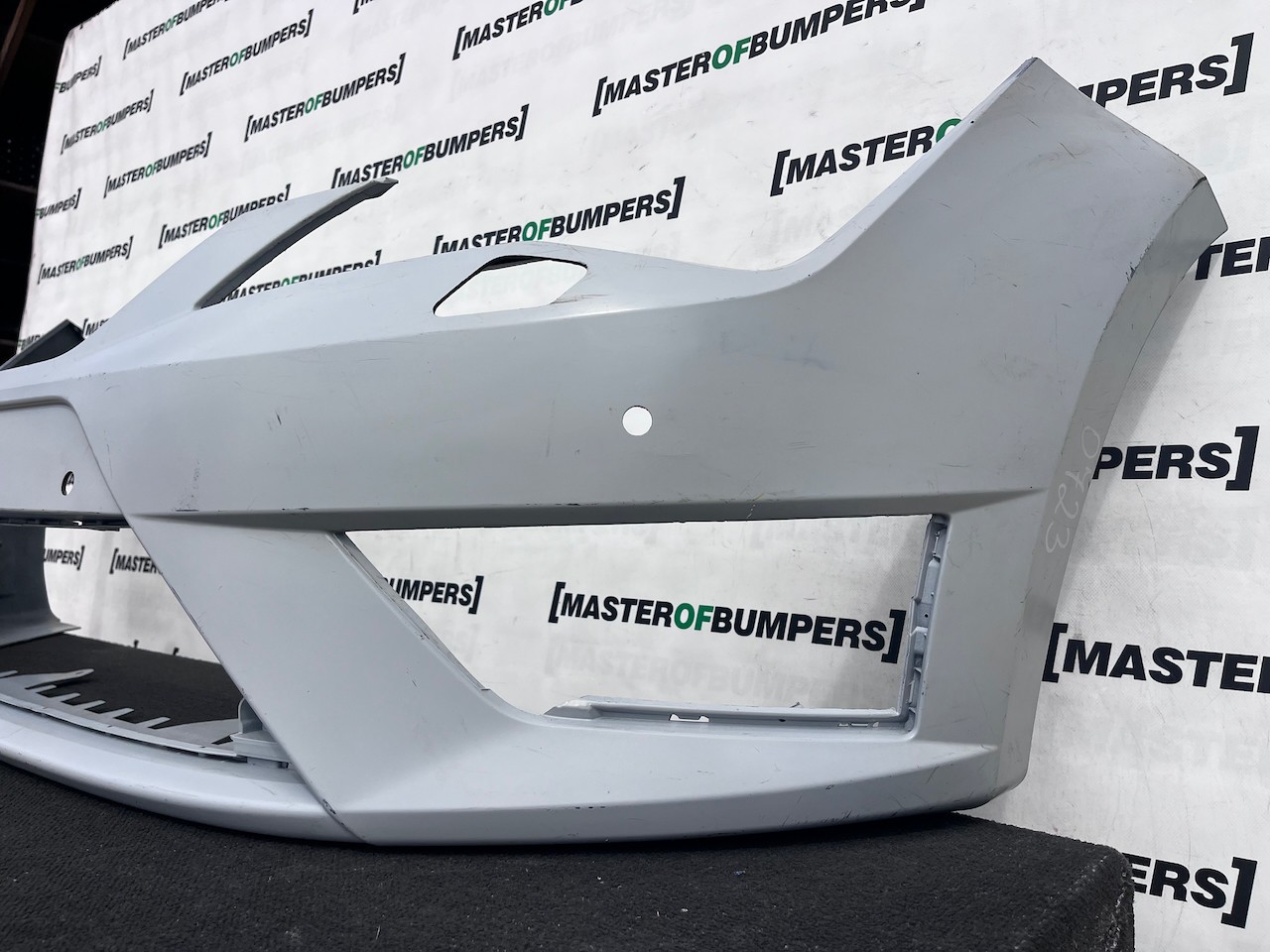 Seat Leon Fr Mk3 Hatchback 2013-2016 Front Bumper 4 Pdc Jets Genuine [o723]