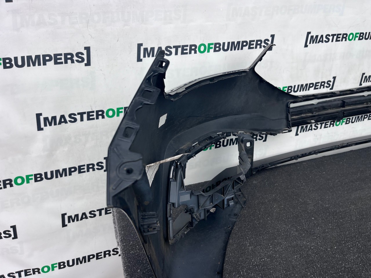 Seat Leon Se /  Xcellence / Fr Mk4 2021-2024 Front Bumper 6 Pdc Genuine [o727]