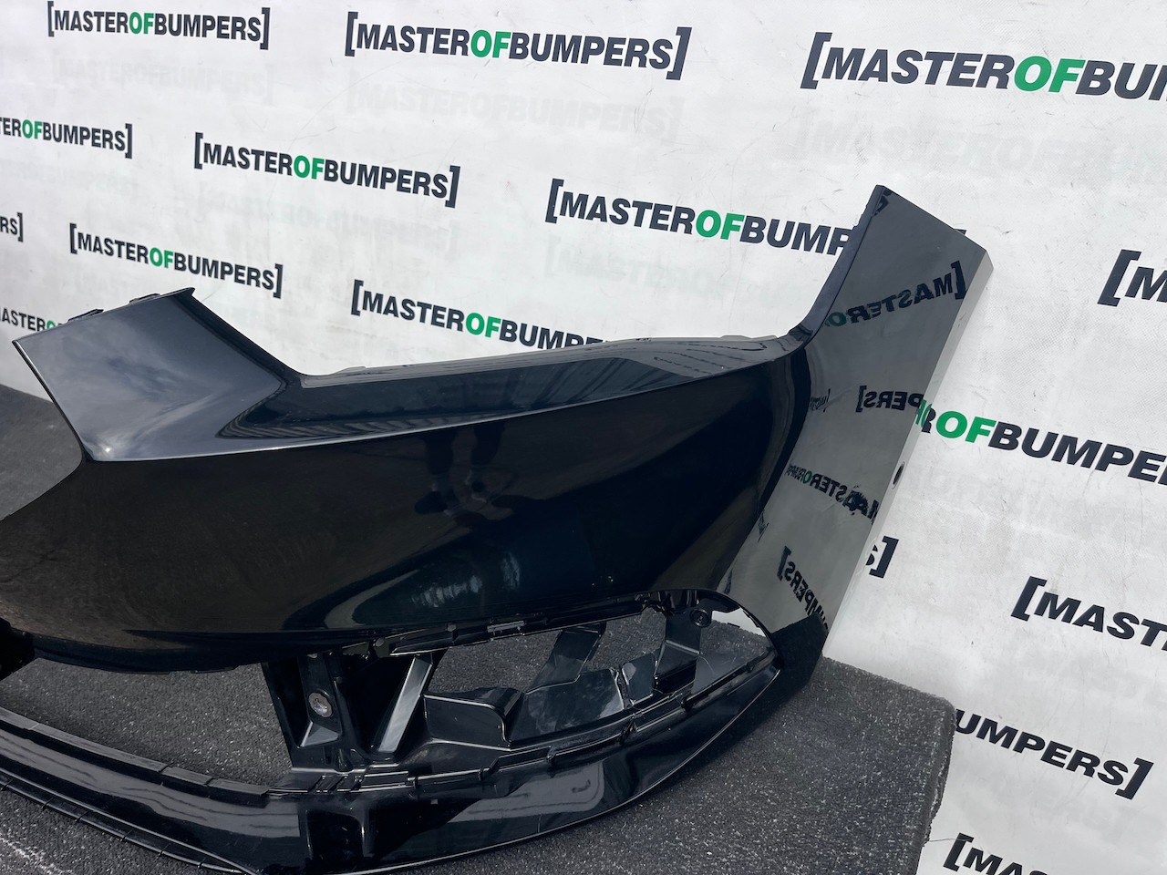 Seat Leon Se /  Xcellence / Fr Mk4 2021-2024 Front Bumper 6 Pdc Genuine [o727]