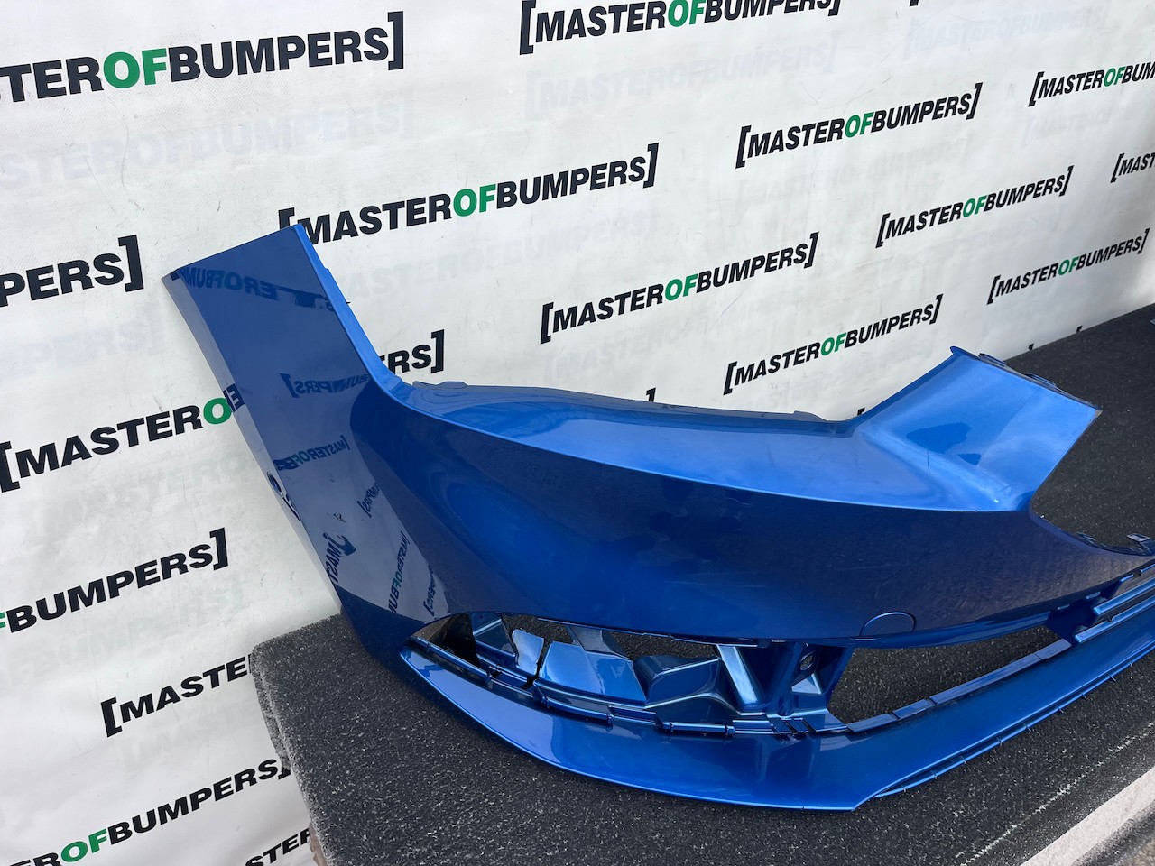 Seat Leon Se /  Xcellence / Fr Mk4 2021-2024 Front Bumper 6 Pdc Genuine [o732]