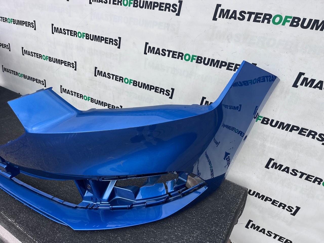 Seat Leon Se /  Xcellence / Fr Mk4 2021-2024 Front Bumper 6 Pdc Genuine [o732]