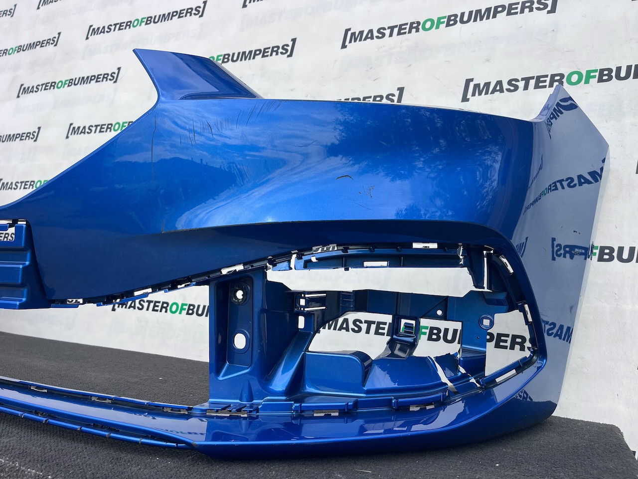 Seat Leon Se /  Xcellence / Fr Mk4 2021-2024 Front Bumper 6 Pdc Genuine [o732]