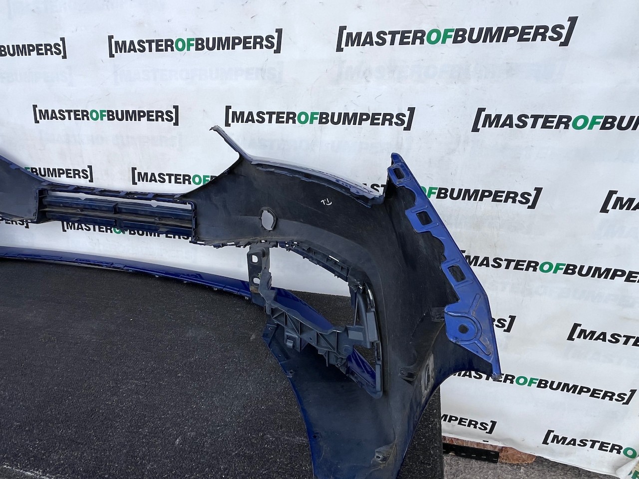 Seat Leon Se /  Xcellence / Fr Mk4 2021-2024 Front Bumper 6 Pdc Genuine [o729]