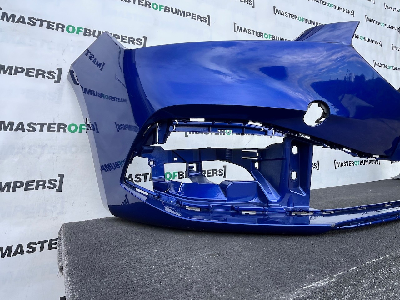 Seat Leon Se /  Xcellence / Fr Mk4 2021-2024 Front Bumper 6 Pdc Genuine [o729]