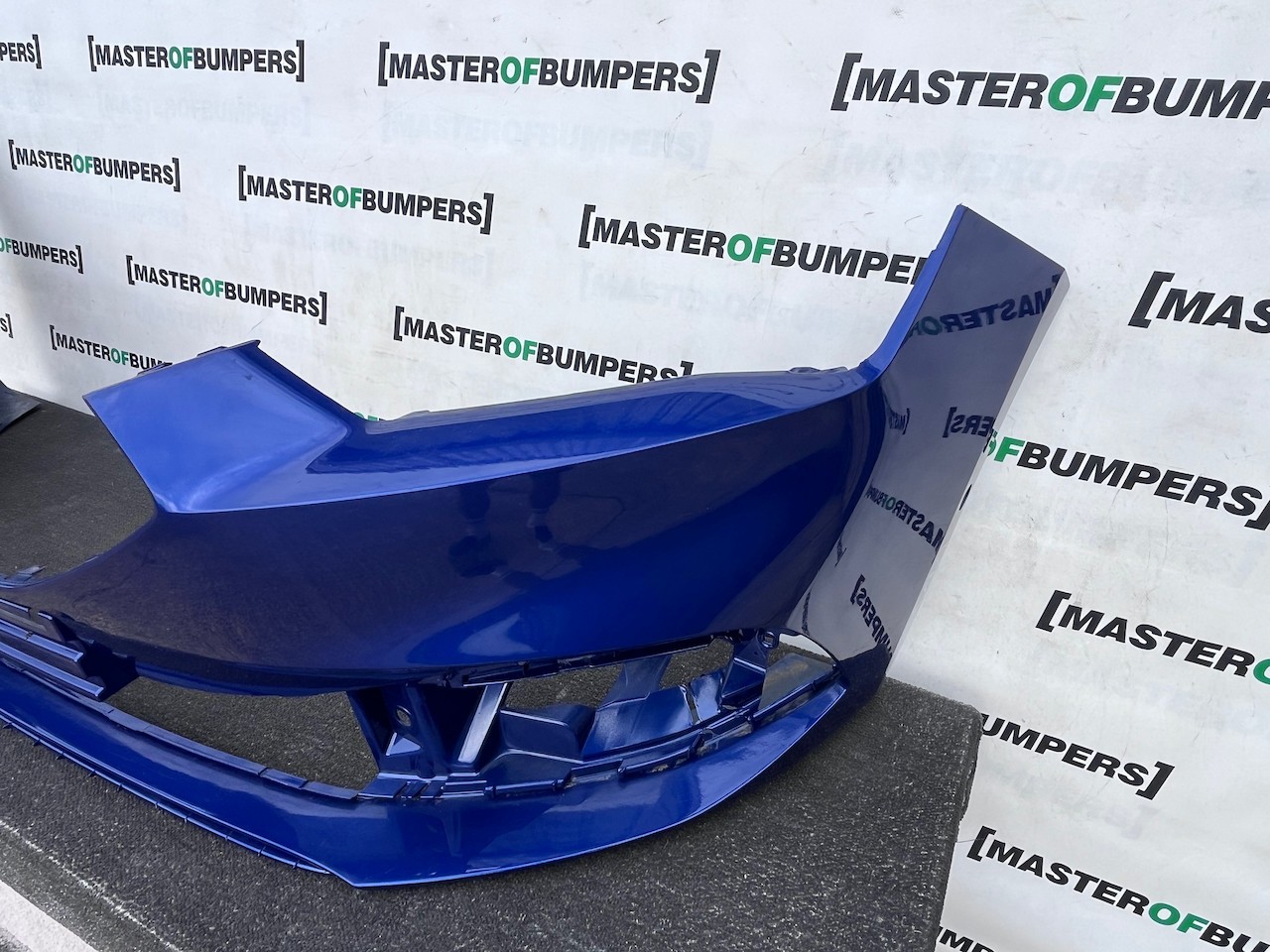 Seat Leon Se /  Xcellence / Fr Mk4 2021-2024 Front Bumper 6 Pdc Genuine [o729]