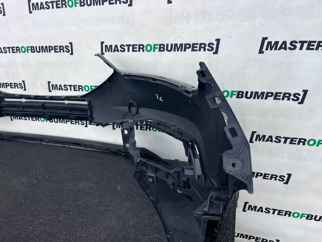 Seat Leon Se /  Xcellence / Fr Mk4 2021-2024 Front Bumper 6 Pdc Genuine [o730]