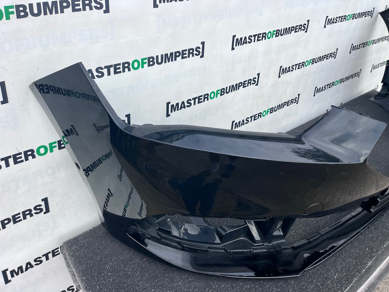 Seat Leon Se /  Xcellence / Fr Mk4 2021-2024 Front Bumper 6 Pdc Genuine [o730]