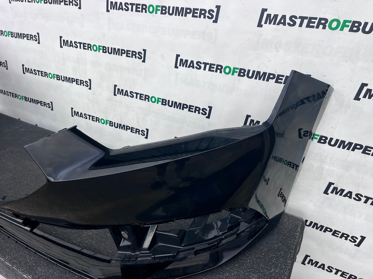 Seat Leon Se /  Xcellence / Fr Mk4 2021-2024 Front Bumper 6 Pdc Genuine [o730]