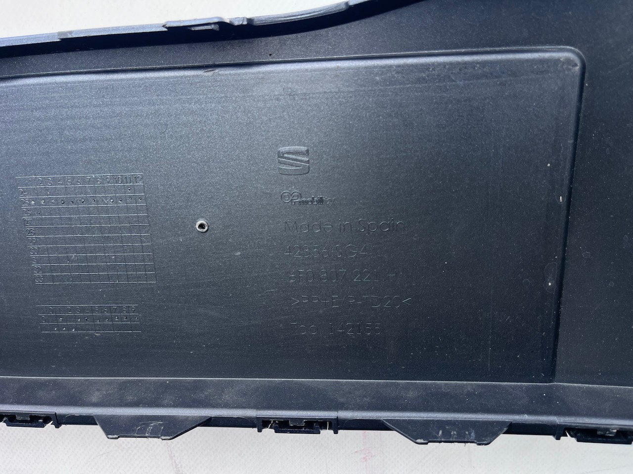 Seat Ibiza Fr Sport Hatchback Tsi 2026-2028 Front Bumper Pdc Genuine [v736]