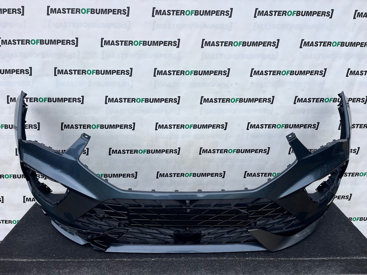 Seat Ateca Cupra Tsi Suv 2021-2025 Front Bumper 6 Pdc Genuine [v746]