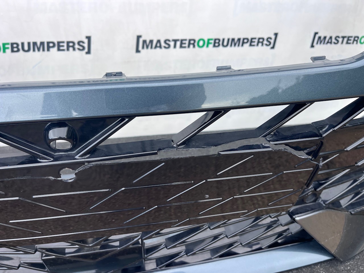 Seat Ateca Cupra Tsi Suv 2021-2025 Front Bumper 6 Pdc Genuine [v746]
