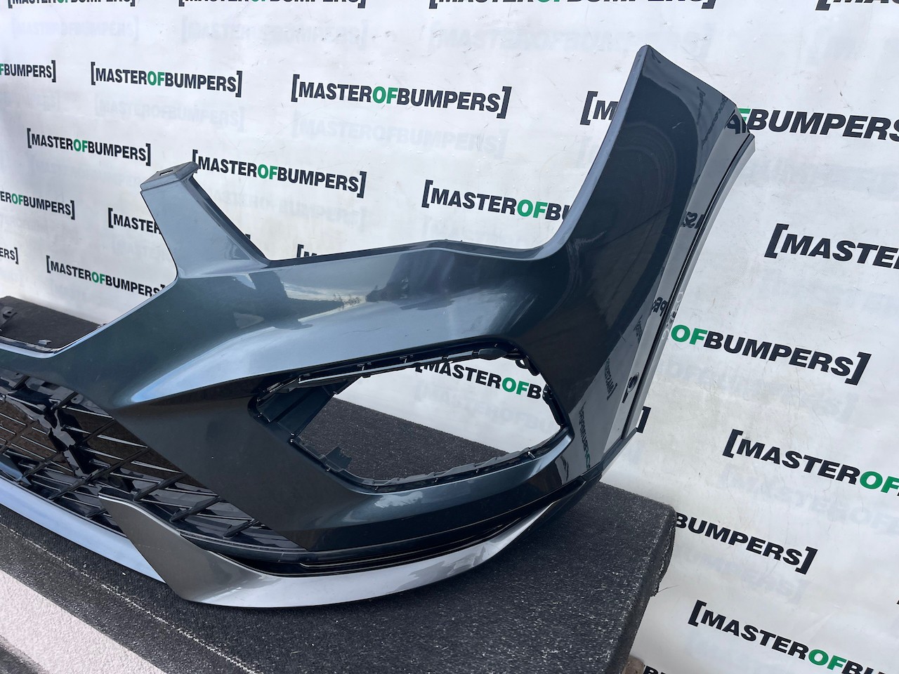 Seat Ateca Cupra Tsi Suv 2021-2025 Front Bumper 6 Pdc Genuine [v746]