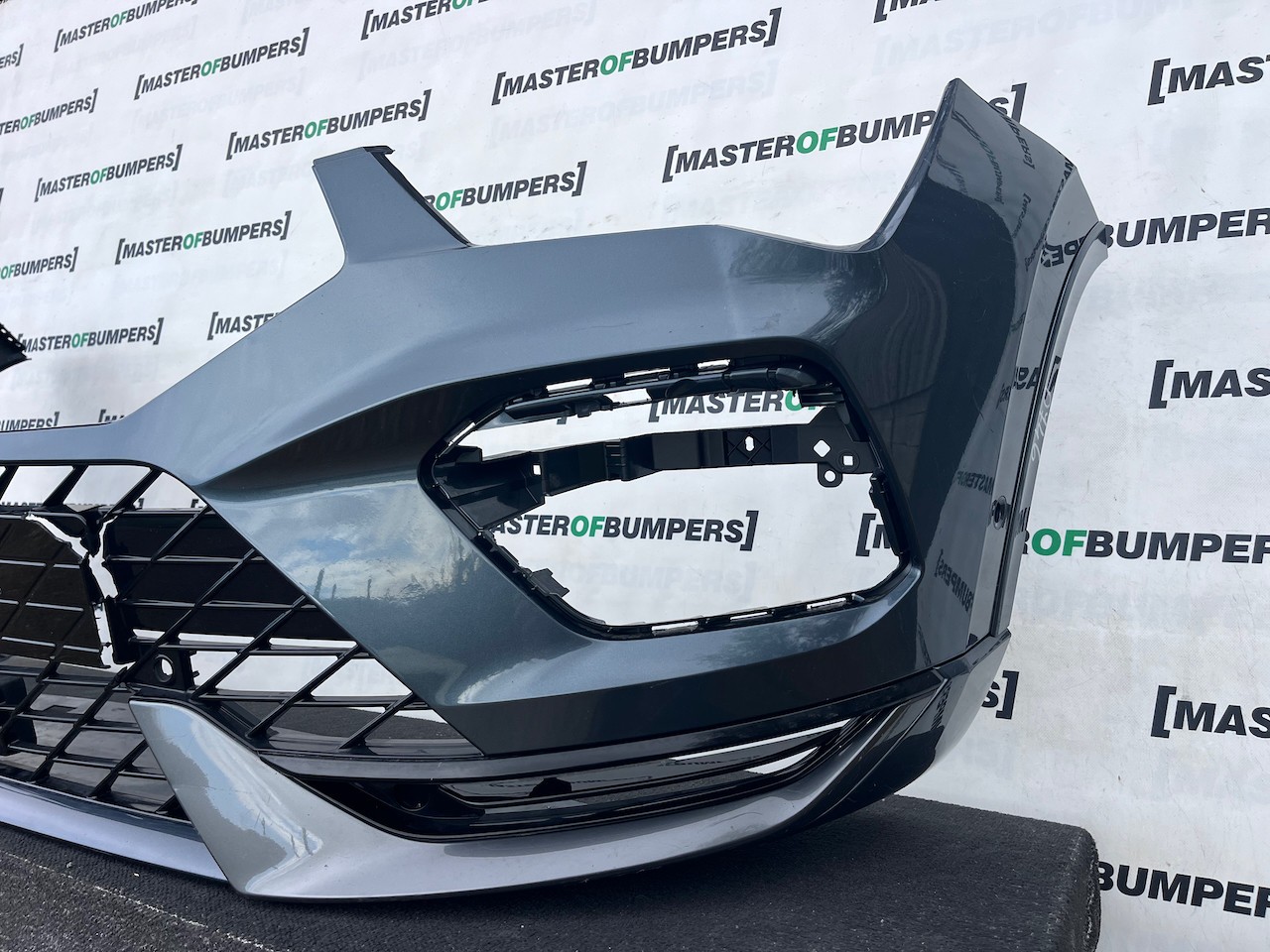 Seat Ateca Cupra Tsi Suv 2021-2025 Front Bumper 6 Pdc Genuine [v746]