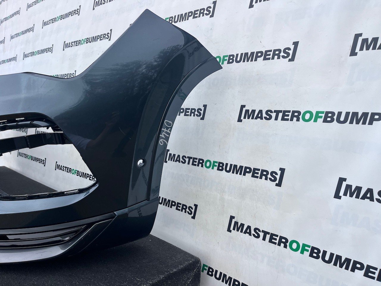 Seat Ateca Cupra Tsi Suv 2021-2025 Front Bumper 6 Pdc Genuine [v746]