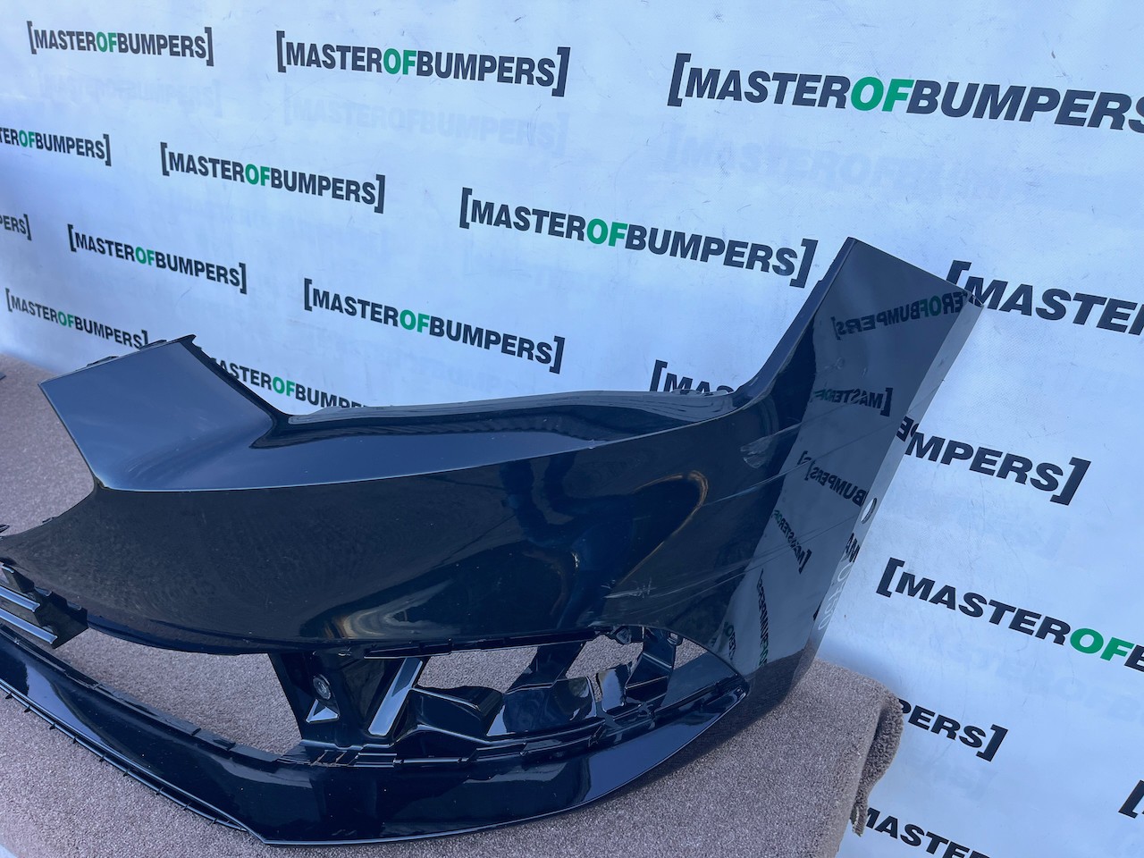 Seat Leon Se /  Xcellence / Fr Mk4 2021-2024 Front Bumper 6 Pdc Genuine [o750]