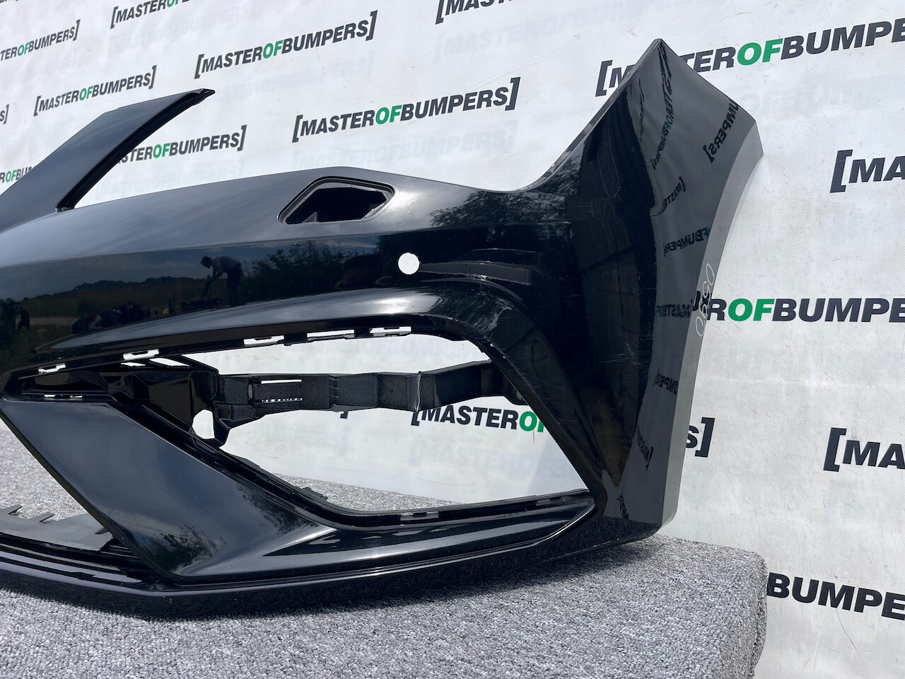 Seat Leon Fr Mk3 Lift Hatchback 2017-2019 Front Bumper 4 Pdc Jets Genuine [o590]