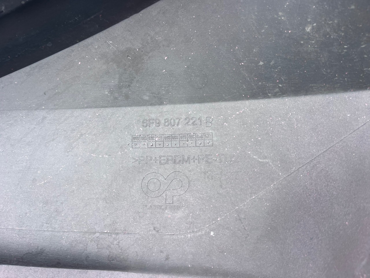 Seat Arona Se Xcellence Lux Fr 2017-2022 Front Bumper Genuine [o628]