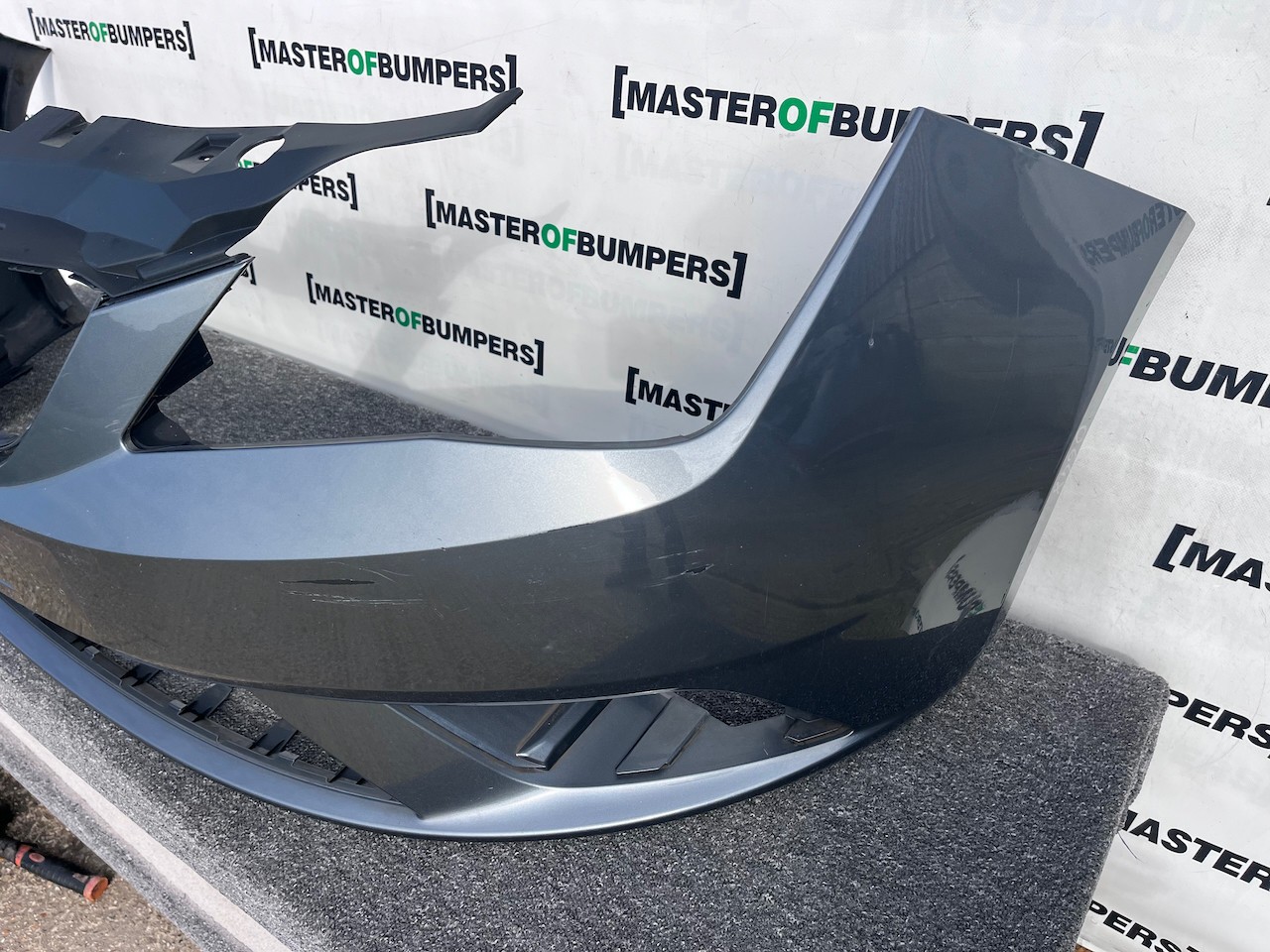 Seat Ibiza Se Tsi Evo Hatchback 2012-2017 Front Bumper No Pdc Genuine [v648]