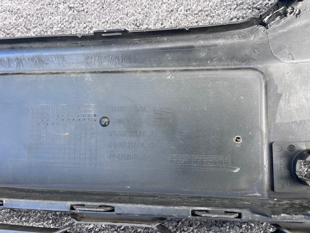 Seat Leon Fr Mk3 Lift Hatchback 2017-2019 Front Bumper 4 Pdc Jets Genuine [o657]