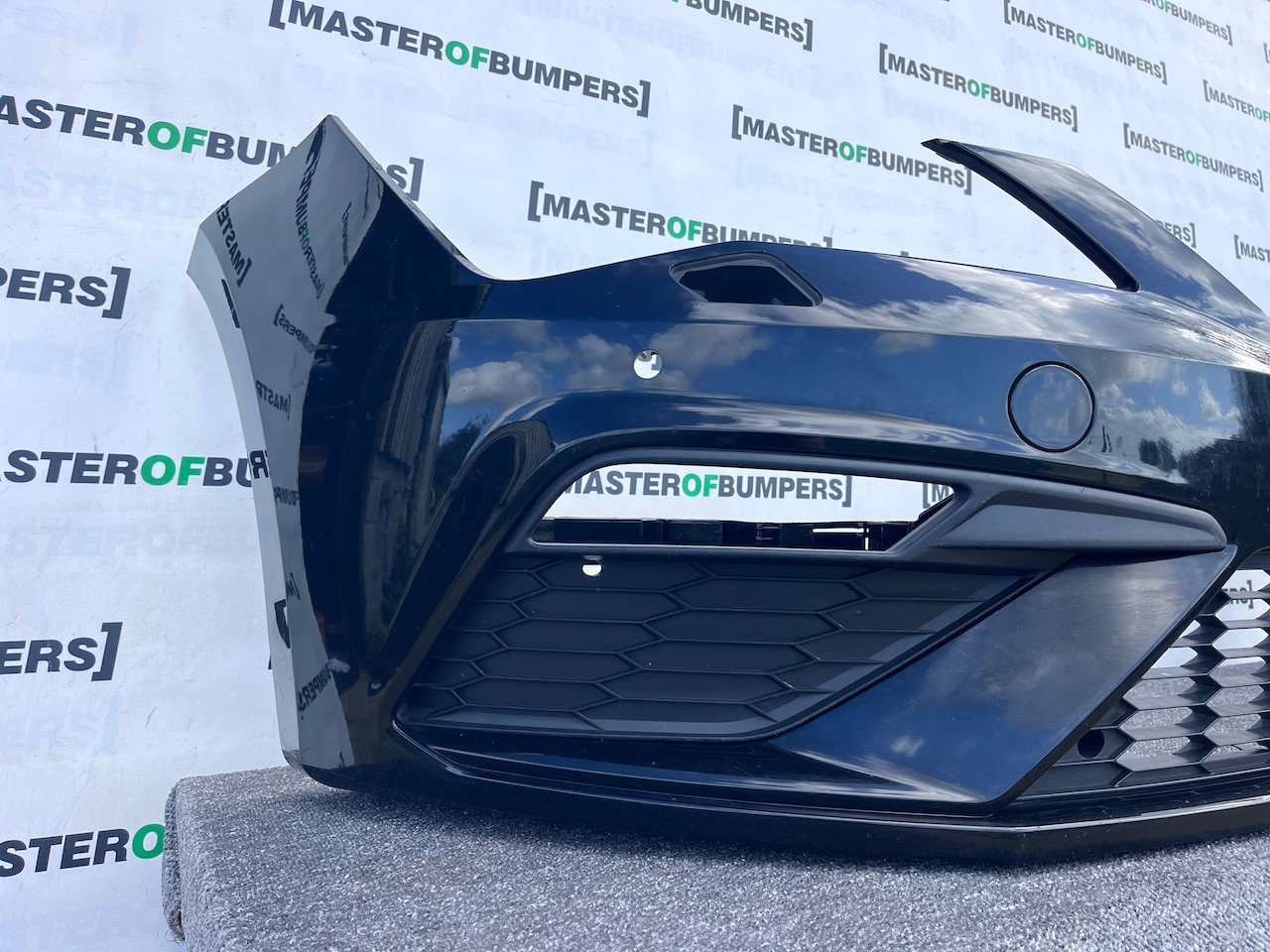 Seat Leon Fr Mk3 Lift Hatchback 2017-2019 Front Bumper 4 Pdc Jets Genuine [o657]