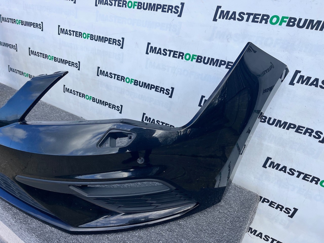 Seat Leon Fr Mk3 Lift Hatchback 2017-2019 Front Bumper 4 Pdc Jets Genuine [o657]